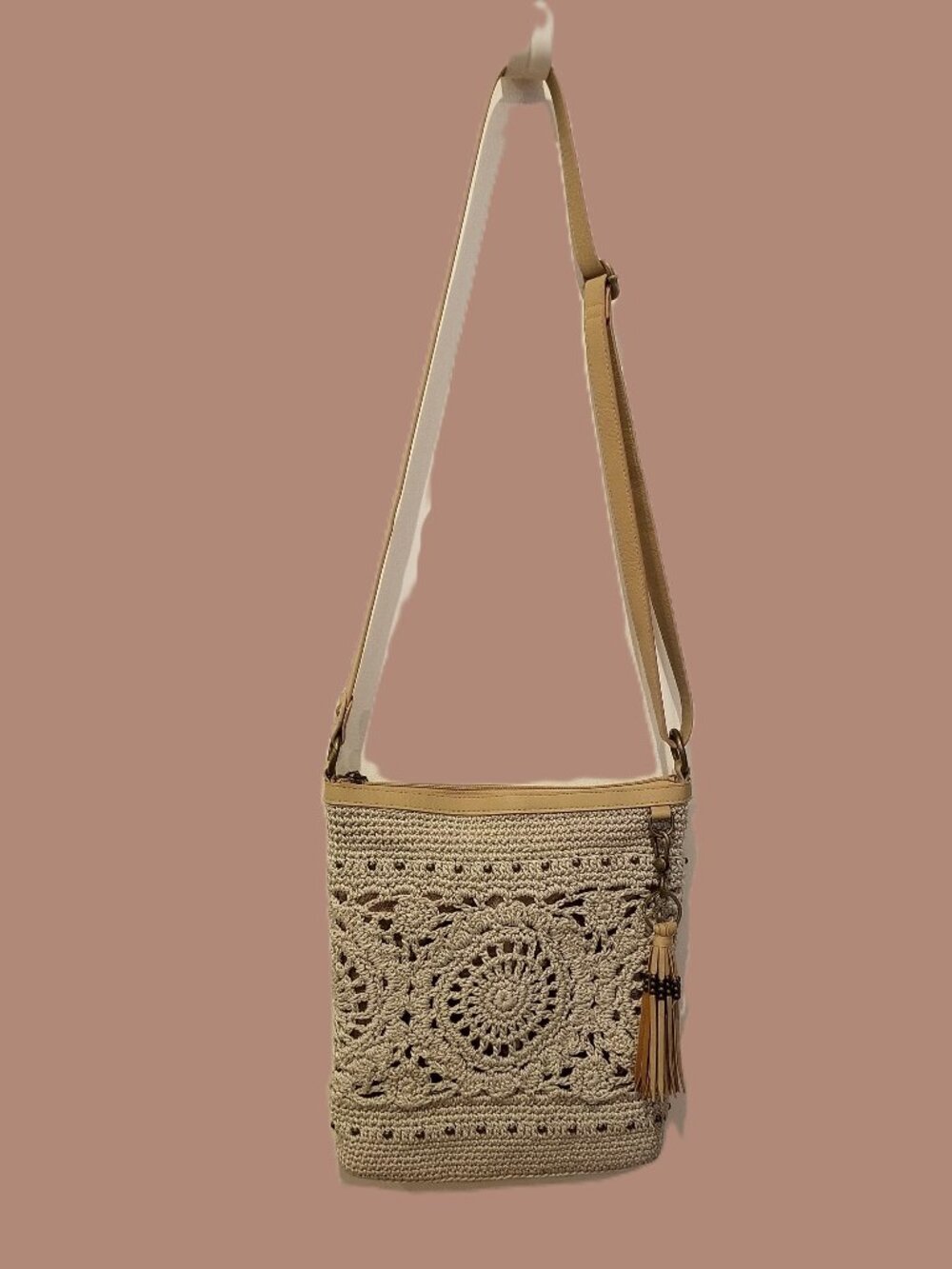 The Sak Lucia Crocheted Medallion Crossbody bag in Natural - Picture 2 of 12